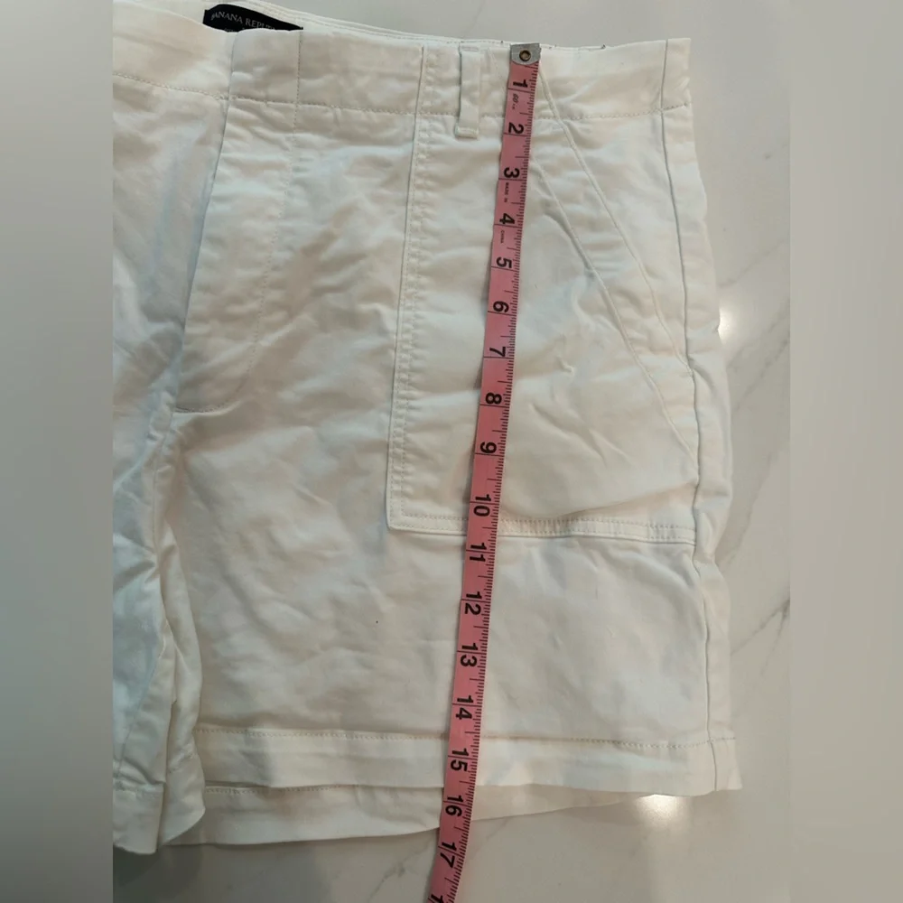 Banana Republic White Cargo Shorts
